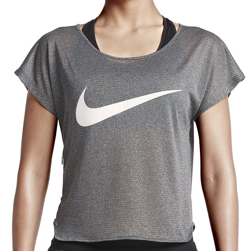 Nike Women’s Top. SZ: Small